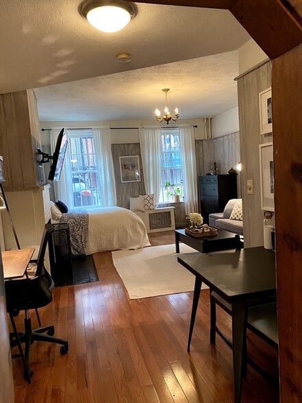 Primary Photo - 63 Marlborough St