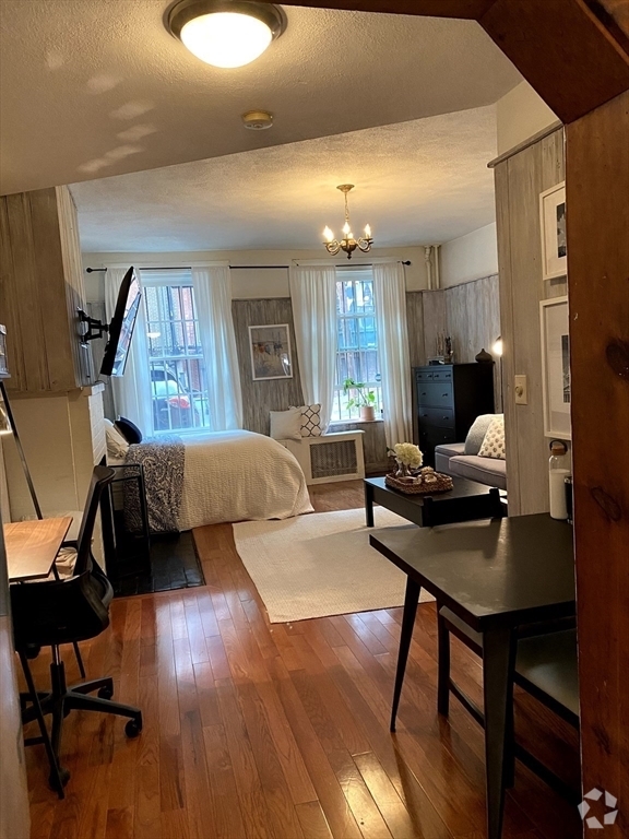 Building Photo - 63 Marlborough St