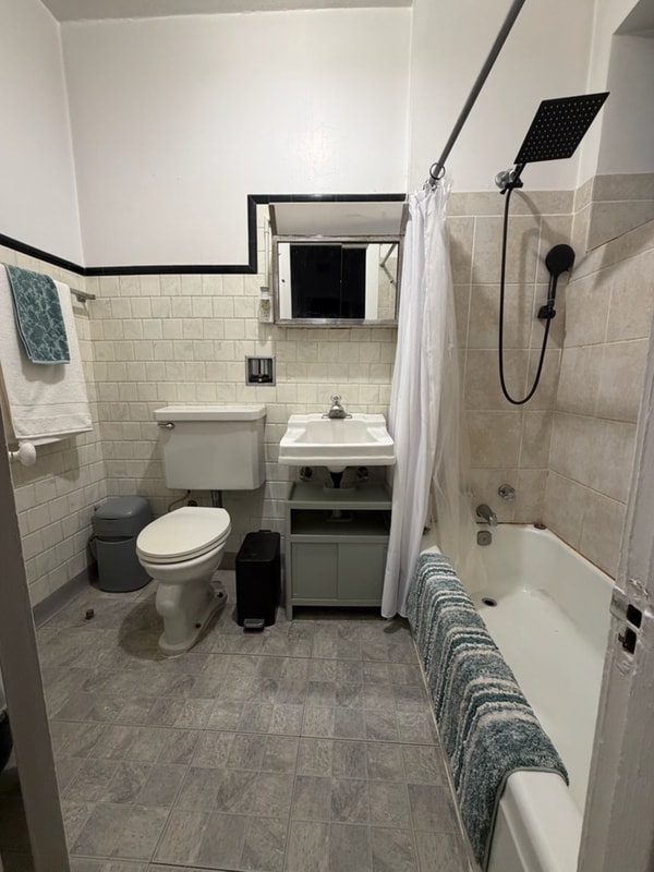 Building Photo - 4107 N Bernard St