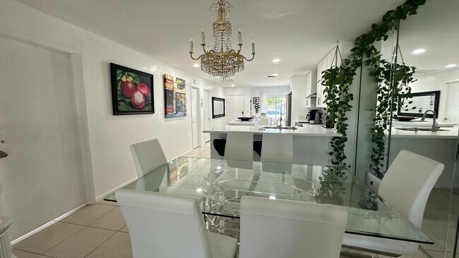 Building Photo - 5778 Phoenix Palm Ct