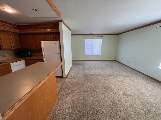 Building Photo - 4652 E 10 Mile Rd