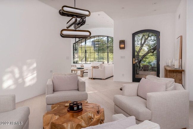 Building Photo - 6723 N Desert Fairways Dr