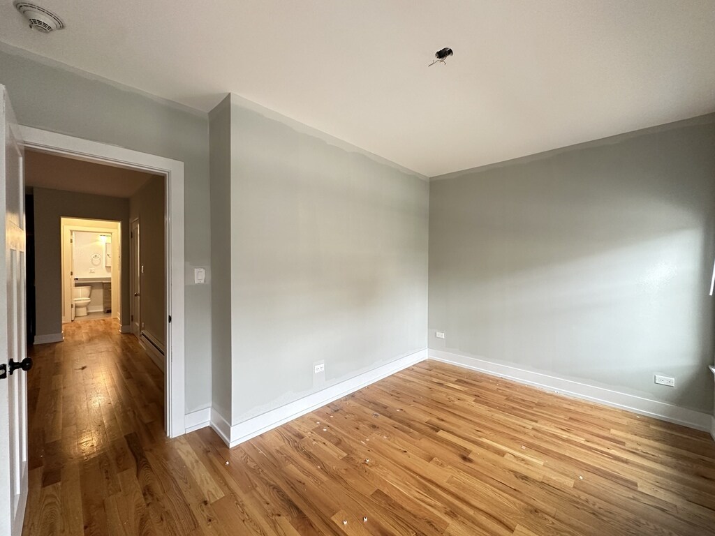 Building Photo - 811 Elm St