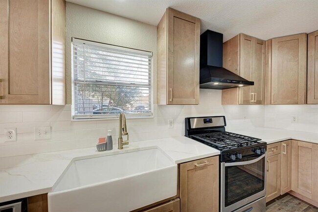 Building Photo - 2317 Friarcreek Loop