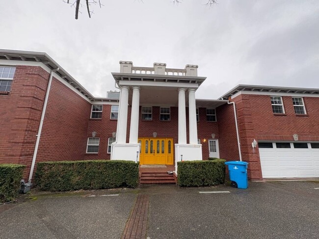 Building Photo - 20405 25th Ave NW