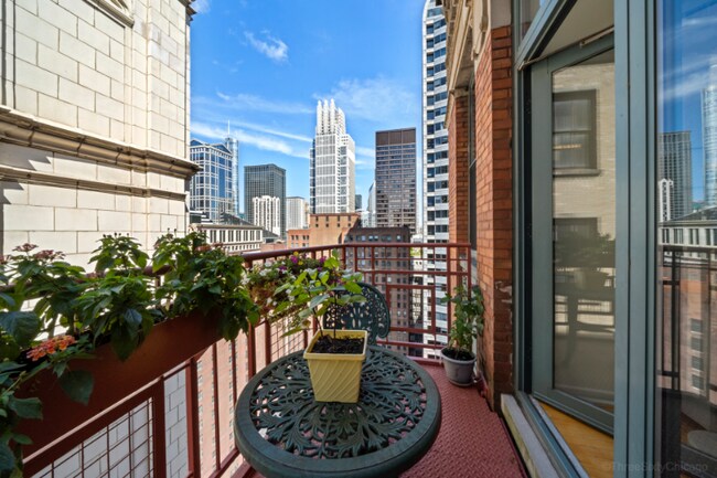 Building Photo - 208 W Washington St