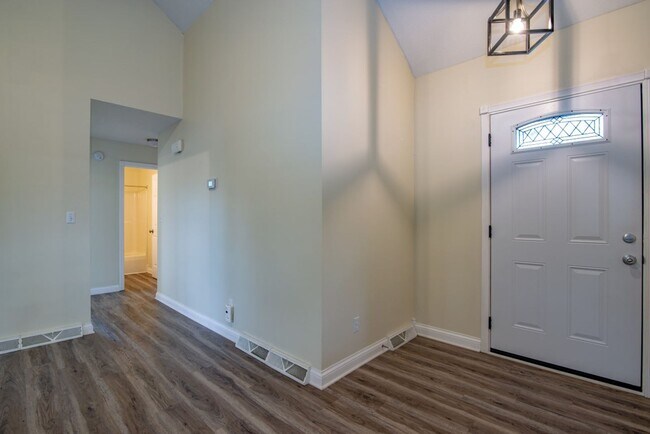 Building Photo - 426 Ridgecrest Rd