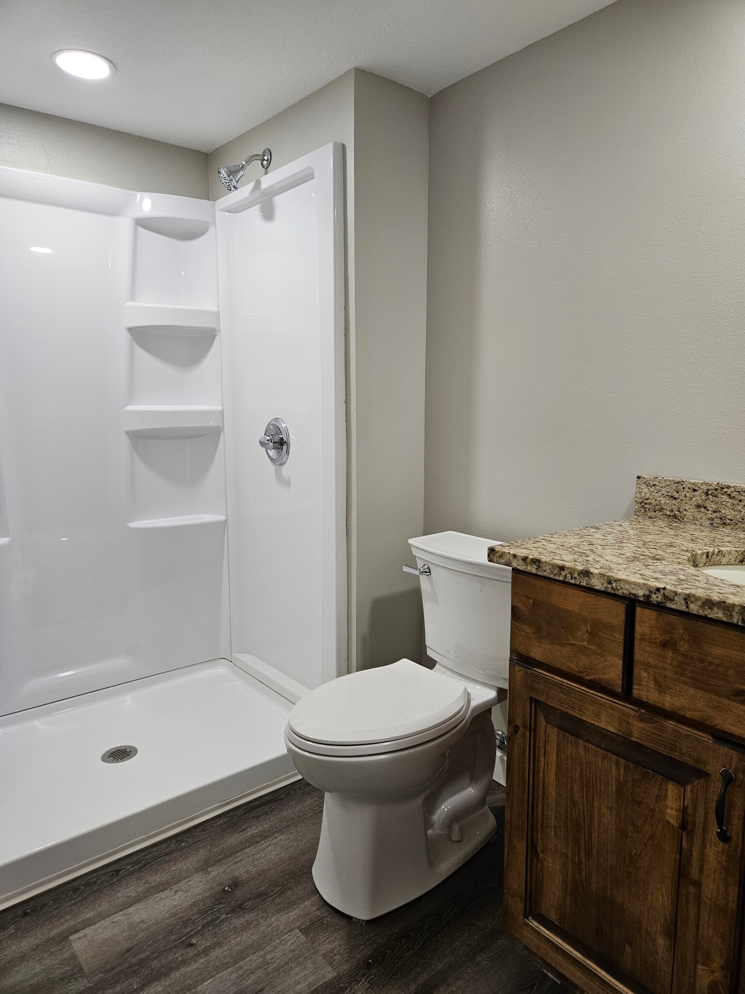Lower level bathroom - 413 SW Westlawn Dr
