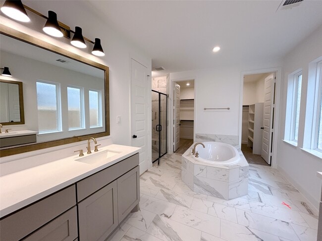 Building Photo - 29847 Longleaf Grv Ln