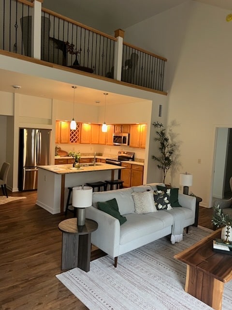 Building Photo - 2819 Hidden Dr