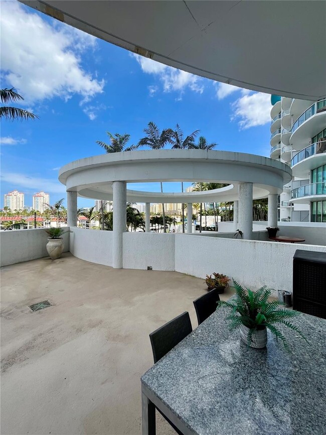 Building Photo - 3029 NE 188th St