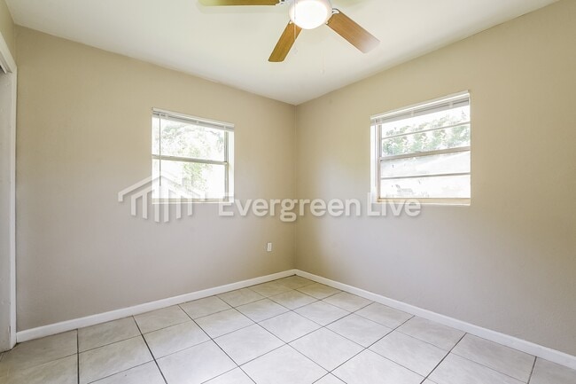 Building Photo - 4503 Drexel Ave