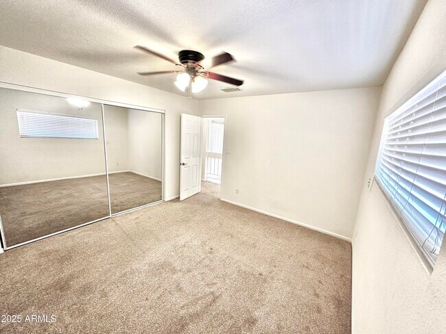 Building Photo - 7911 E San Miguel Ave