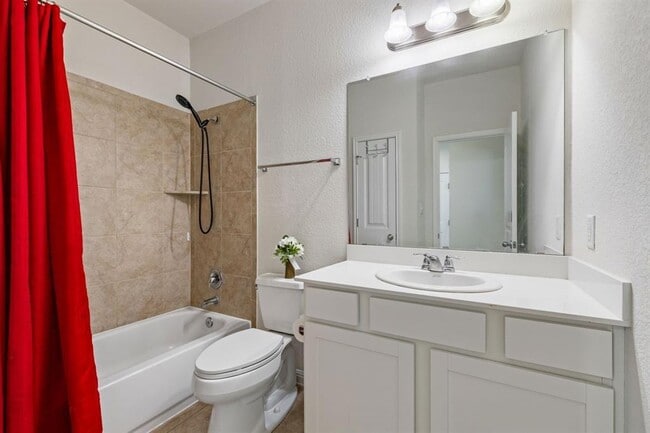 Building Photo - 8101 Pescara Cove