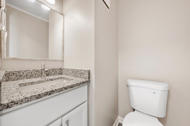 Building Photo - 8 Hayti Ln