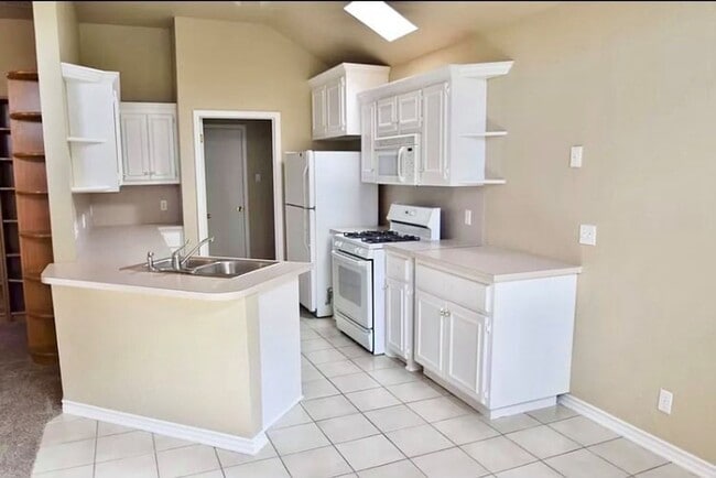 Building Photo - 412 McDonald Dr