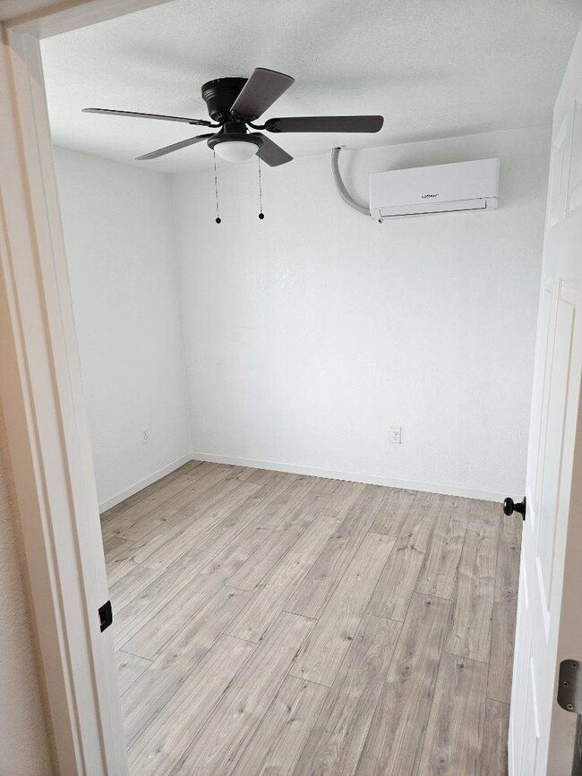 Building Photo - 20460 Rimrock Rd E