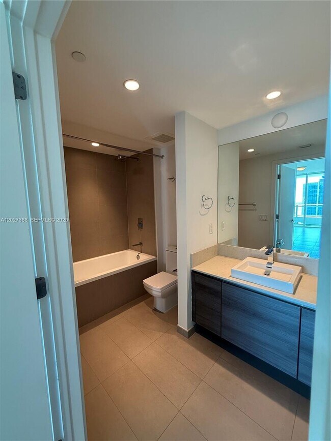 Building Photo - 1080 Brickell Ave
