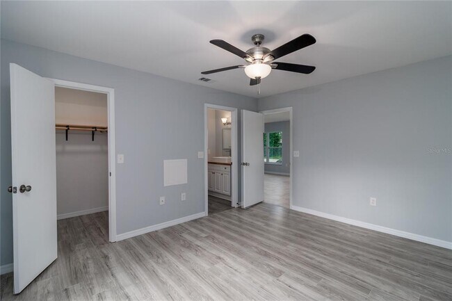 Building Photo - 4846 Globe Terrace