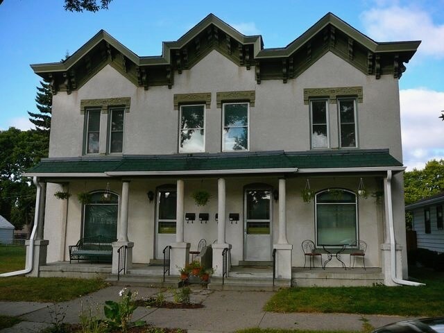 Historic fourplex in great location - 446 NE Madison St