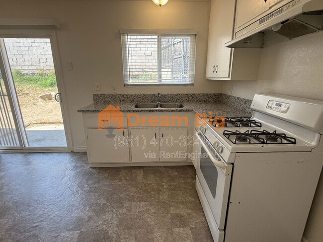 Building Photo - 245 Maryknoll Dr