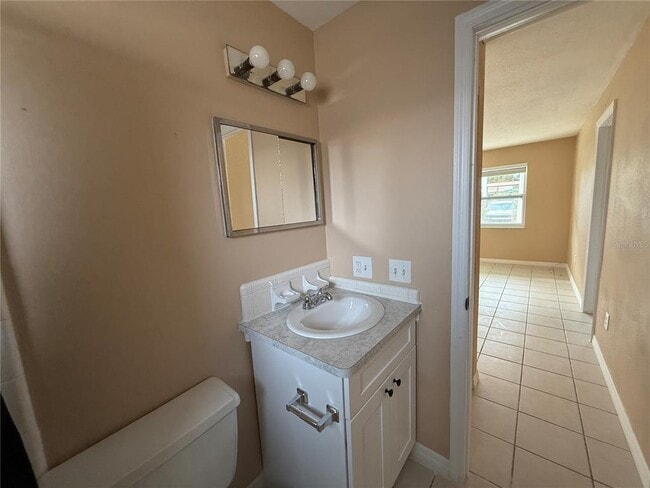 Building Photo - 7057 Sunset Dr S
