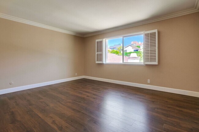 Building Photo - Fantastic ocean views in this spectacular ...