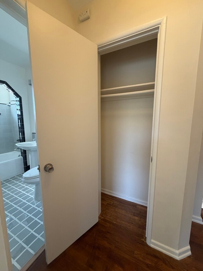 Building Photo - 4222 Russell Ave