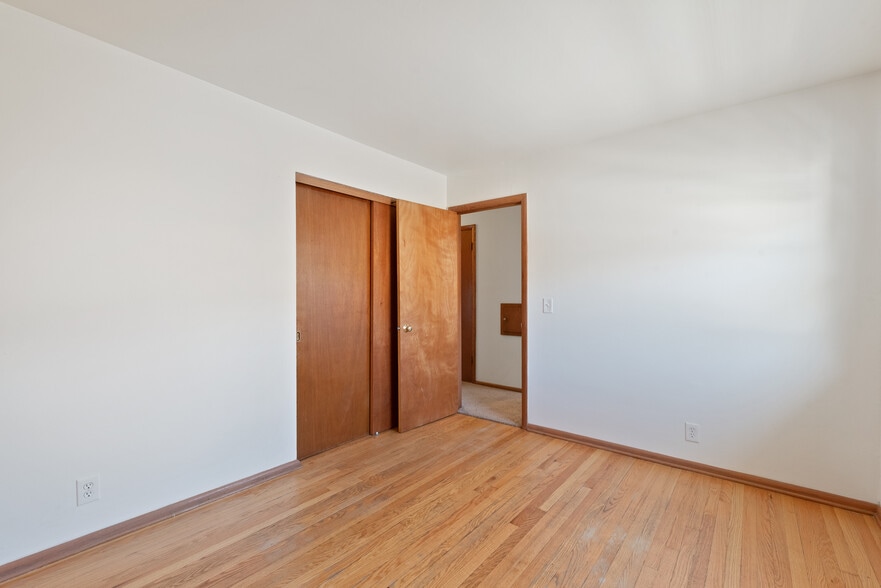 Building Photo - 2716 W Oriole Dr