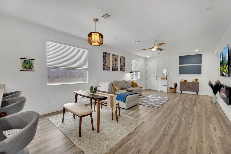 Building Photo - 9440 Sequoia Ridge Ave