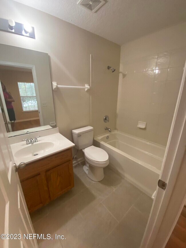 Building Photo - 1480 Pitney Cir