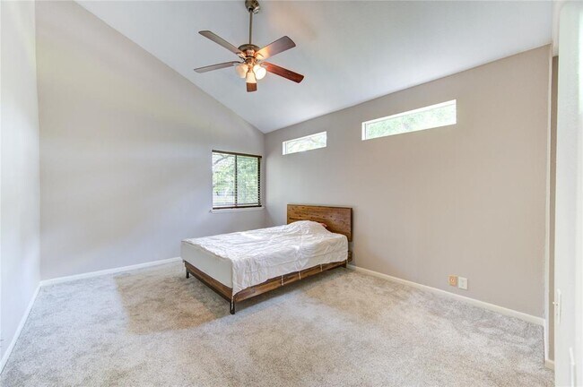 Building Photo - 1602 Prairie Grove Dr