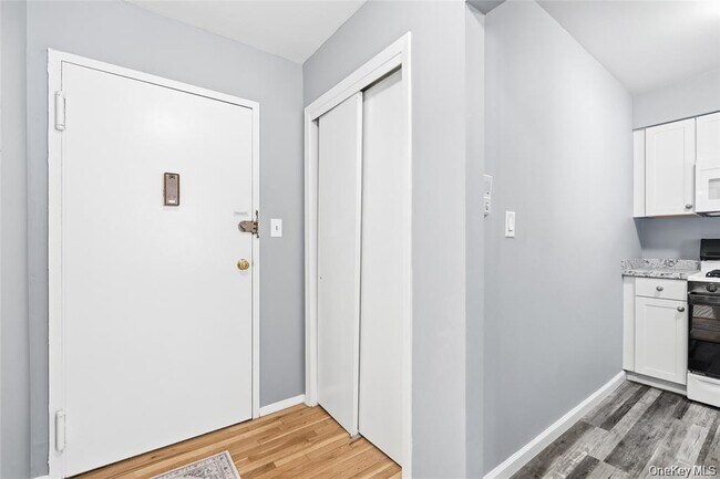 Building Photo - 9 Charles Ln