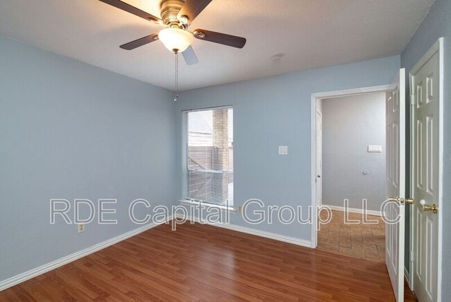 Building Photo - 3121 Park Ln