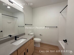 Building Photo - 306 S Paterson St