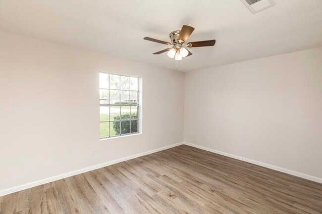 Building Photo - 8930 Manion Dr