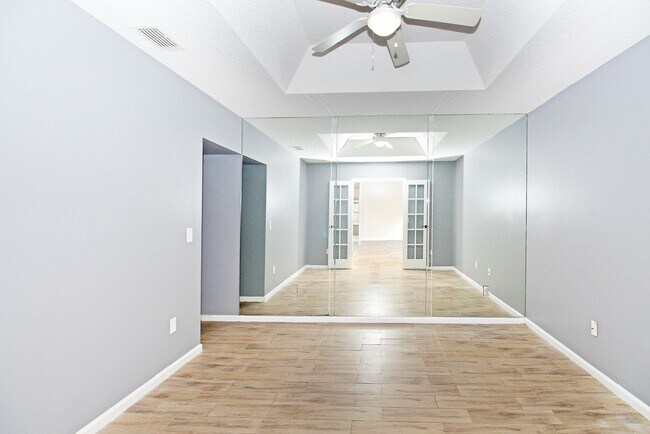 Building Photo - Spacious 4BR Pool Home on Quiet Cul-de-Sac in Wellington