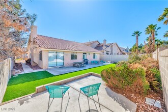 Building Photo - 8704 Las Posas Ave