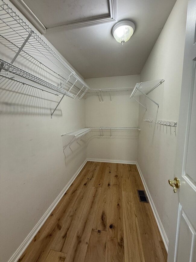 Building Photo - SIngle Family