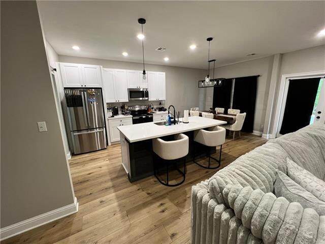 Building Photo - 40773 Hayes Rd