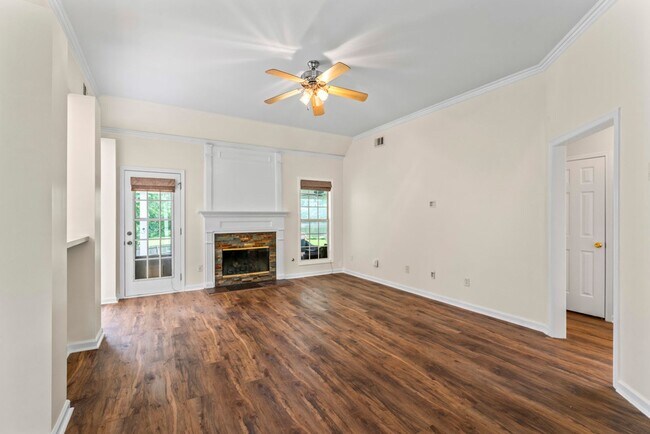 Building Photo - 3 Bedrooms 2 baths in McDonough on 1 acre waterfront backyard with private dock.
