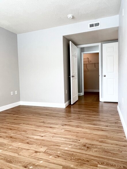 Building Photo - 117 E Calbourne Lane
