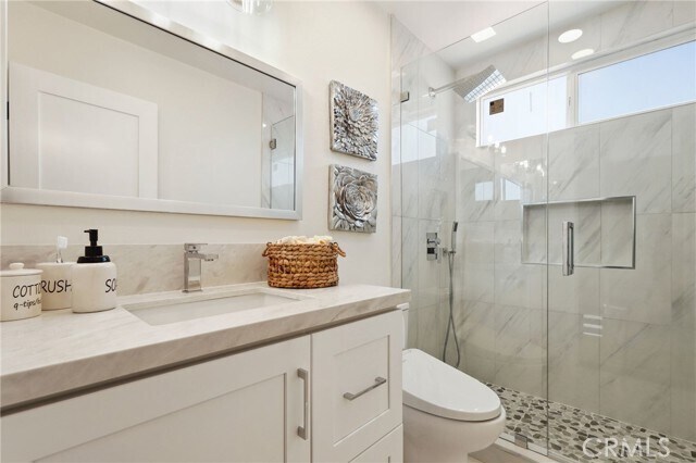 Building Photo - 2425 Vista Hogar