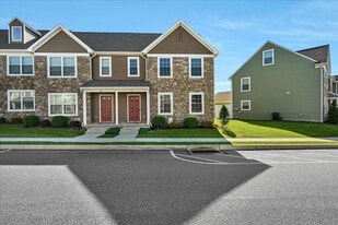 Building Photo - 721 Farmwood Ln