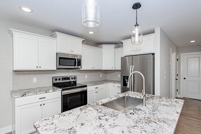 Building Photo - 4919 Kenora Dr