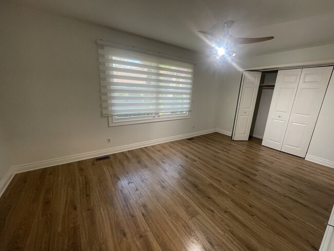 Building Photo - 13658 W Birchwood Dr