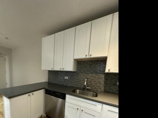 Building Photo - 0 bedroom in Chicago IL 60647