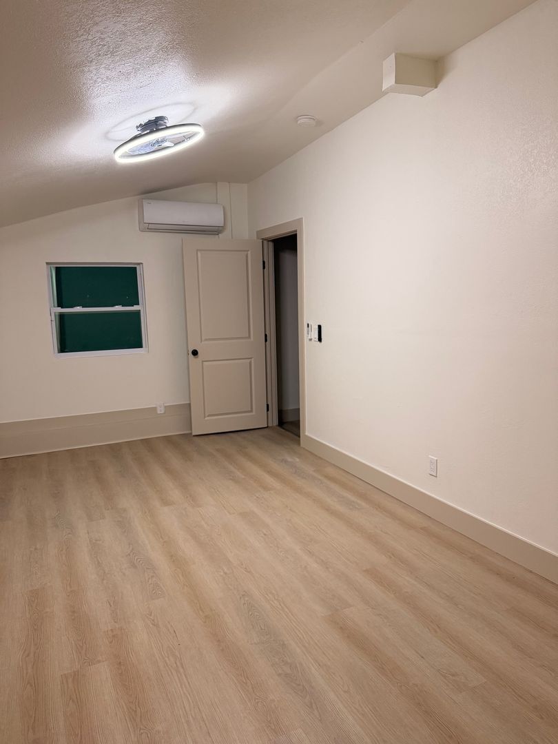 Building Photo - 1204 E Hamilton Ave