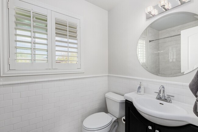 Building Photo - 5214 N 43RD PL