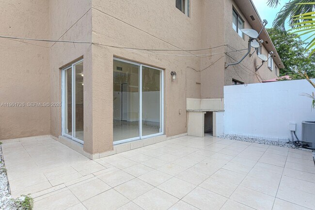 Building Photo - 5698 W 25th Ct